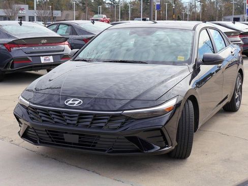 New 2026 Hyundai Elantra Limited image 27