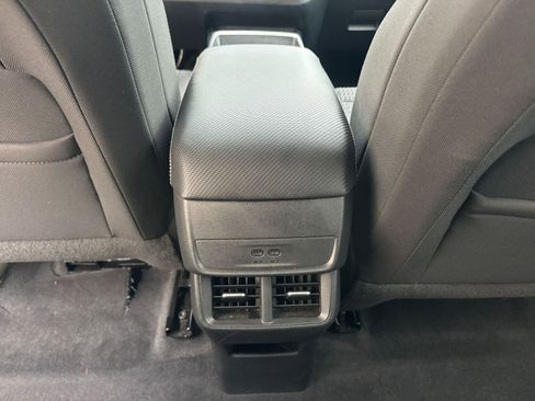 Used 2025 Chevrolet Equinox LT image 24