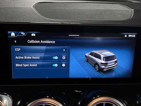 Certified 2026 Mercedes-Benz GLB 250 4MATIC image 38