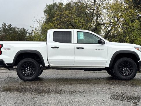 Certified 2024 Chevrolet Colorado Trail Boss w/ Technology Package image 3