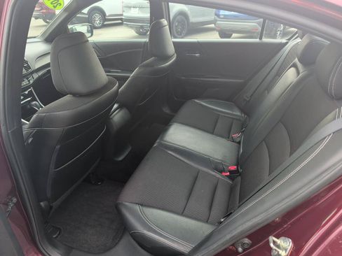 Used 2017 Honda Accord Sport image 9