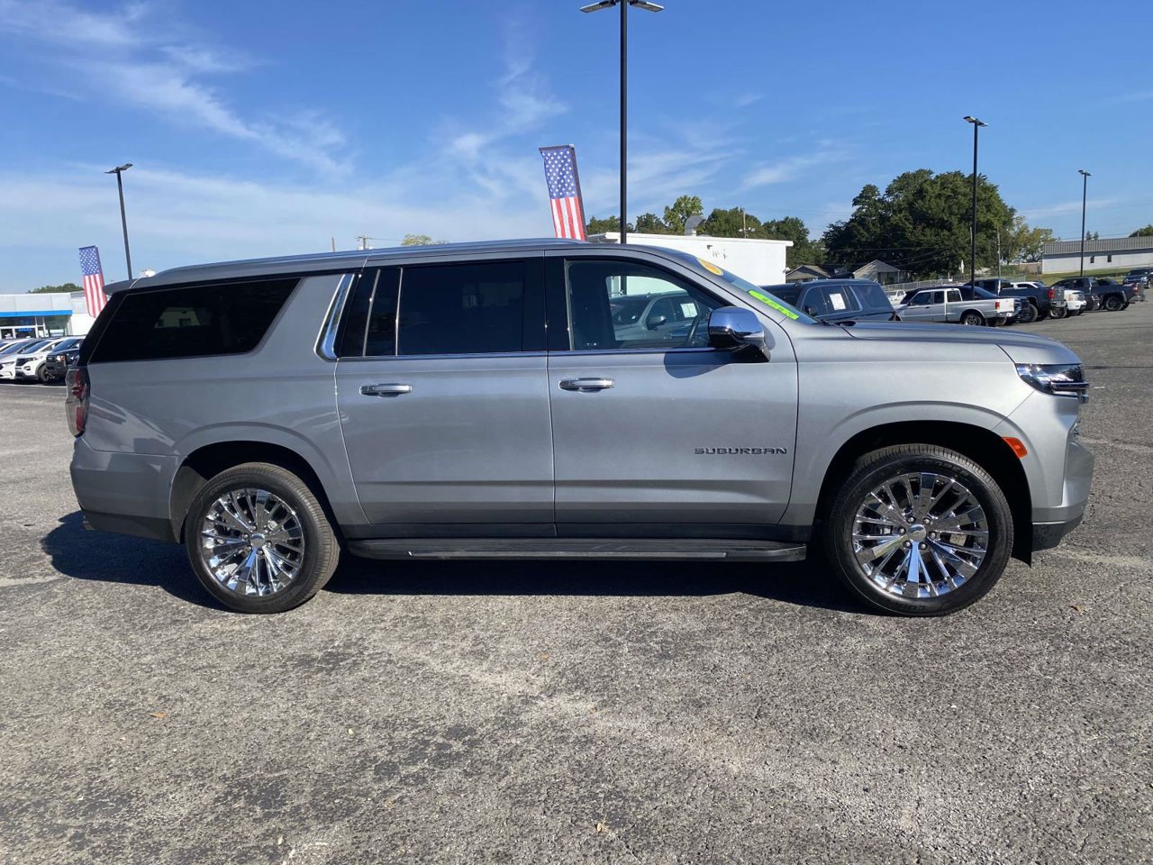 Used 2024 Chevrolet Suburban Premier RWD image 8