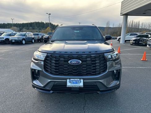 New 2026 Ford Explorer ST-Line w/ ST-Line Street Pack image 8