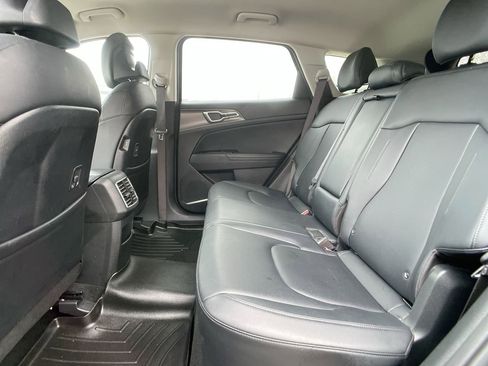 Used 2023 Kia Sportage EX image 24