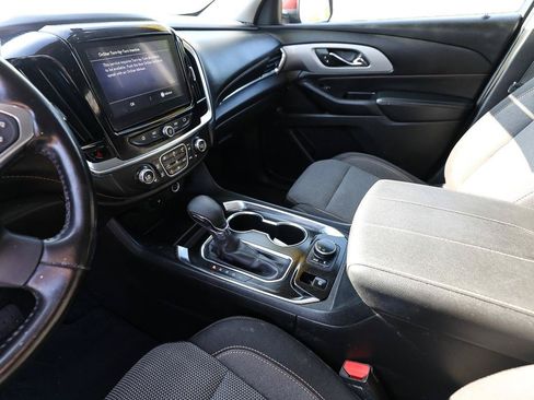 Used 2021 Chevrolet Traverse LT FWD image 20