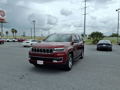 Used 2023 Jeep Wagoneer 2WD image 4