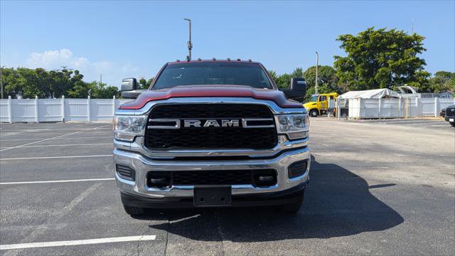 Used 2024 RAM 3500 Tradesman w/ Chrome Appearance Group AWD/4WD image 11