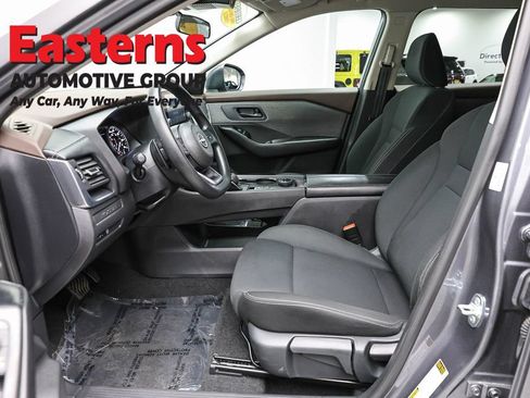 Used 2023 Nissan Rogue S AWD/4WD image 14