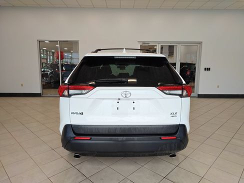 Used 2025 Toyota RAV4 XLE w/ Convenience Package AWD/4WD image 4