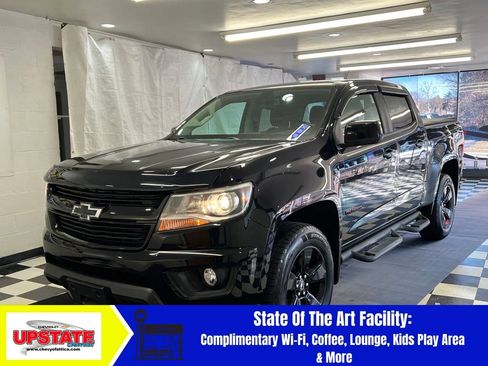 Used 2019 Chevrolet Colorado LT w/ Redline Special Edition image 3