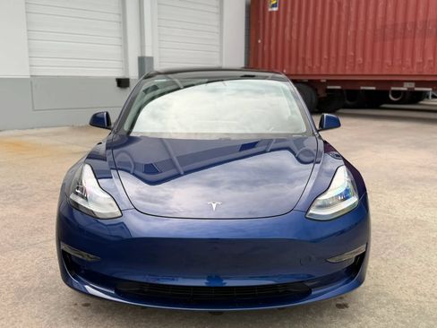Used 2021 Tesla Model 3 Standard Range Plus RWD image 3