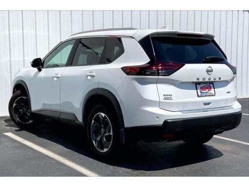 Used 2025 Nissan Rogue SV w/ SV Premium Package AWD/4WD image 10