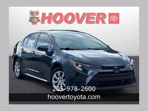 Used 2025 Toyota Corolla LE FWD image 1