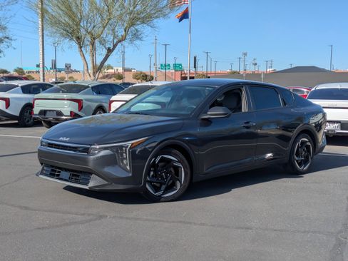 Certified 2025 Kia K4 EX image 31