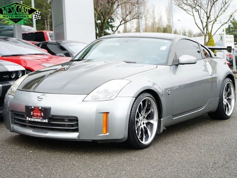 Used 2006 Nissan 350Z Touring w/ (N93) Cargo Convenience Pkg image 1