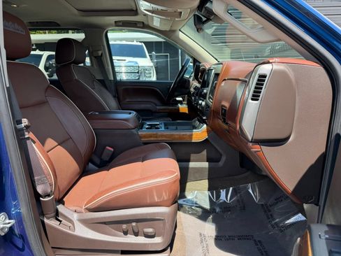 Used 2015 Chevrolet Silverado 1500 High Country w/ High Country Premium Package AWD/4WD image 15
