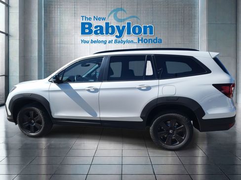 Used 2022 Honda Pilot TrailSport image 2