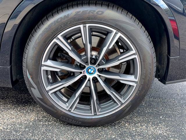 Used 2024 BMW X5 xDrive50e w/ M Sport Package AWD/4WD image 31