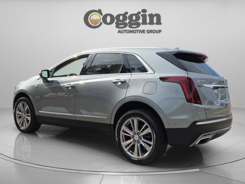 Used 2024 Cadillac XT5 Premium Luxury w/ Technology Package FWD image 3