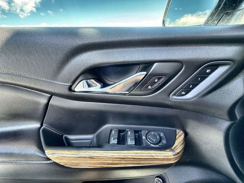 Used 2019 GMC Acadia Denali w/ Technology Package image 16