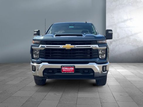 Used 2025 Chevrolet Silverado 2500 LT w/ Convenience Package image 2