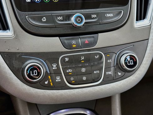 Used 2020 Chevrolet Malibu LT FWD image 17