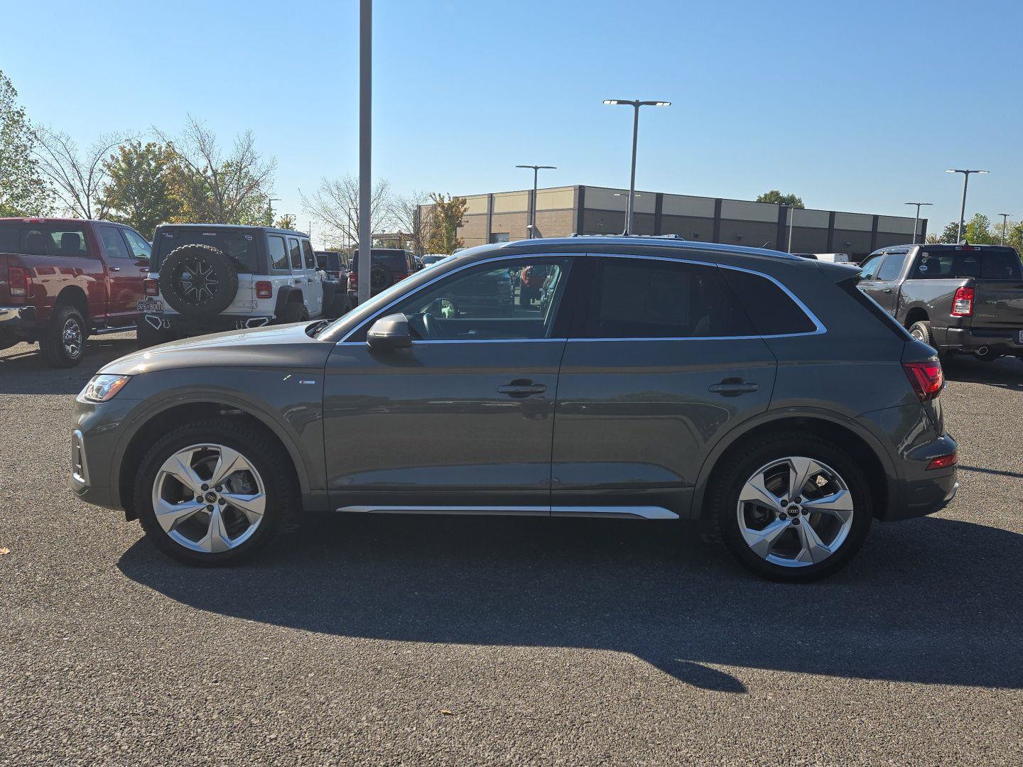 Used 2023 Audi Q5 2.0T Premium Plus w/ Premium Plus Package AWD/4WD image 4