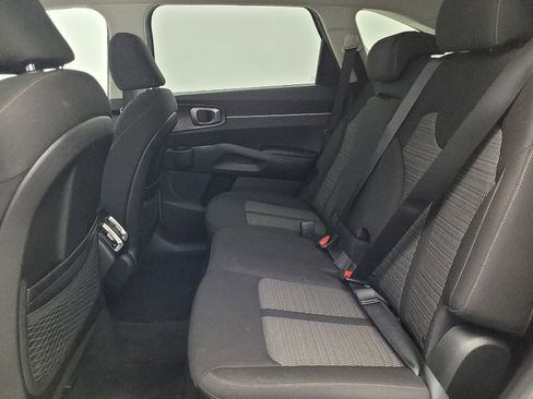 Used 2022 Kia Sorento LX FWD image 18