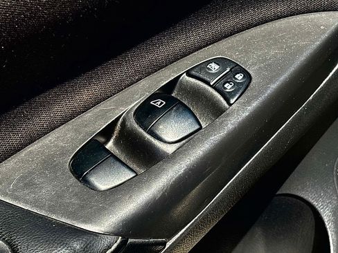 Used 2019 Nissan Sentra SV FWD image 11