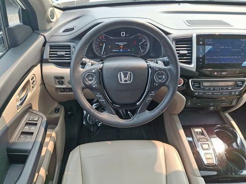 Used 2016 Honda Pilot Touring image 14