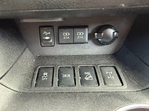 Used 2018 Toyota Highlander XLE AWD/4WD image 14