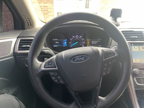 Used 2018 Ford Fusion SE w/ Fusion SE Technology Package image 7