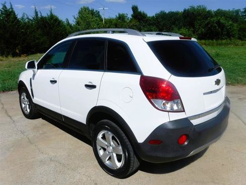 Used 2012 Chevrolet Captiva Sport LS FWD image 12