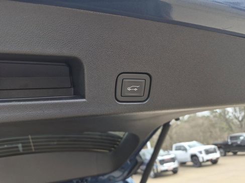 New 2026 GMC Acadia Denali Ultimate AWD/4WD image 9