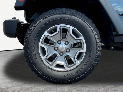 Used 2015 Jeep Wrangler Rubicon w/ Power Convenience Group AWD/4WD image 33