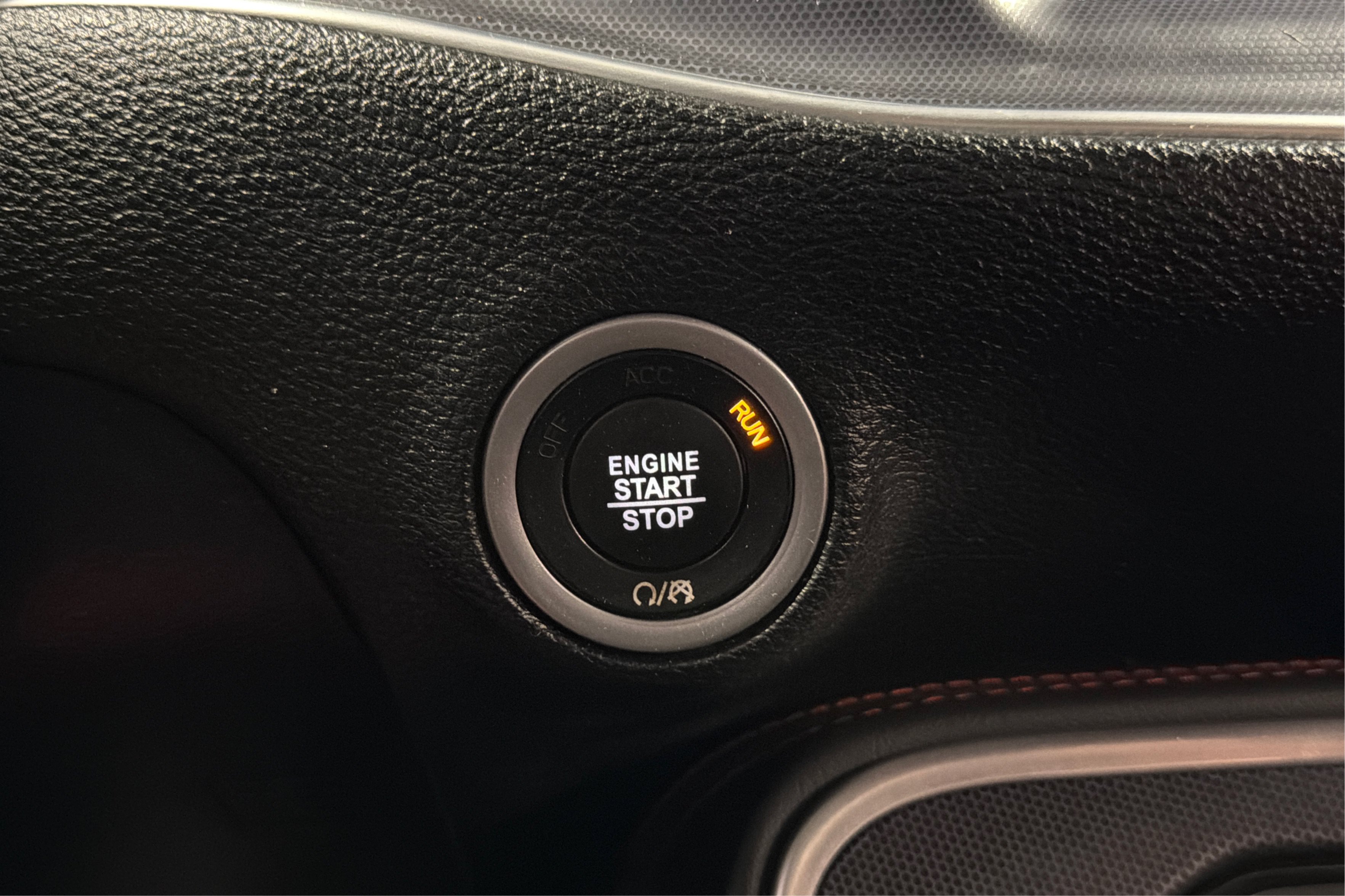 Used 2018 Dodge Challenger SXT Plus RWD image 33