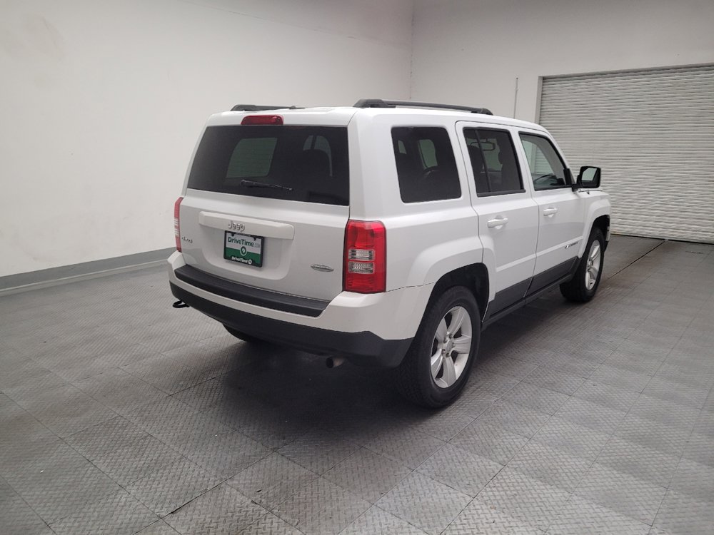 Used 2015 Jeep Patriot Latitude w/ All Weather Capability Group AWD/4WD image 9