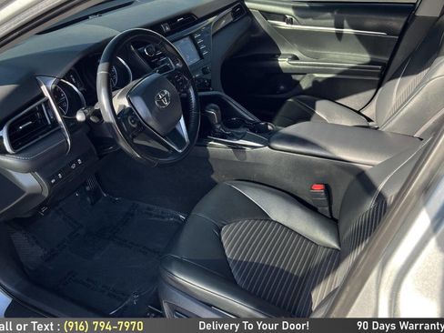 Used 2019 Toyota Camry SE FWD image 13