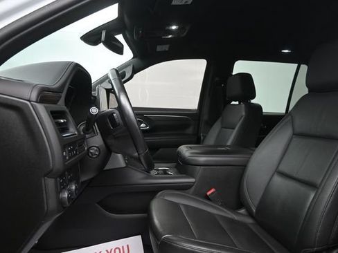 Used 2022 Chevrolet Tahoe Z71 w/ Luxury Package AWD/4WD image 10