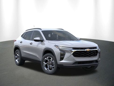 New 2026 Chevrolet Trax LT w/ Driver Confidence Package FWD image 10
