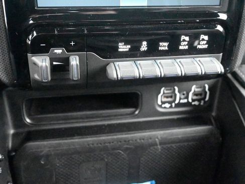 Used 2022 RAM 2500 Limited w/ Night Edition image 41