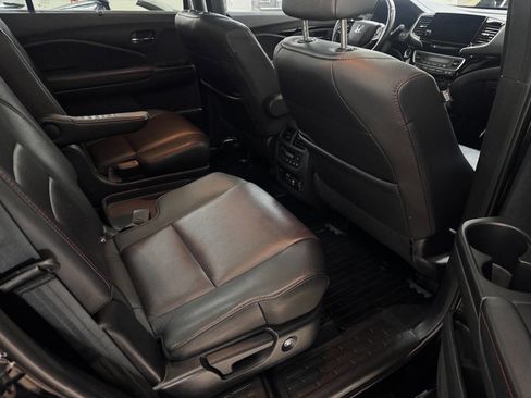 Used 2019 Honda Pilot Elite image 12