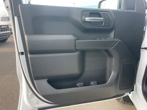 Used 2025 Chevrolet Silverado 1500 Custom Trail Boss image 9