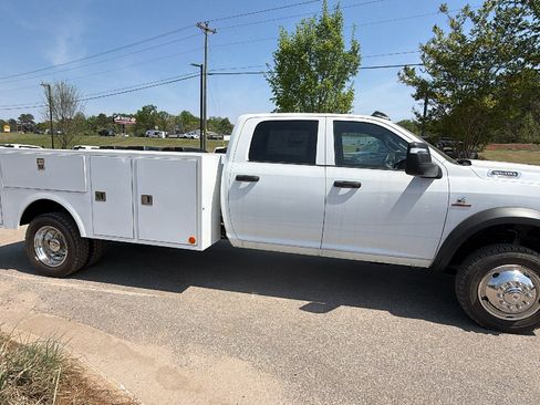 New 2026 RAM 5500 Tradesman w/ Chrome Appearance Group AWD/4WD image 7