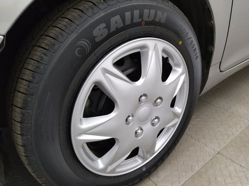 Used 2016 Toyota Camry LE FWD image 31