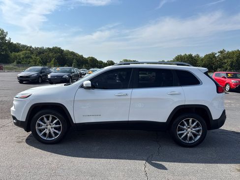 Used 2018 Jeep Cherokee Limited AWD/4WD image 1