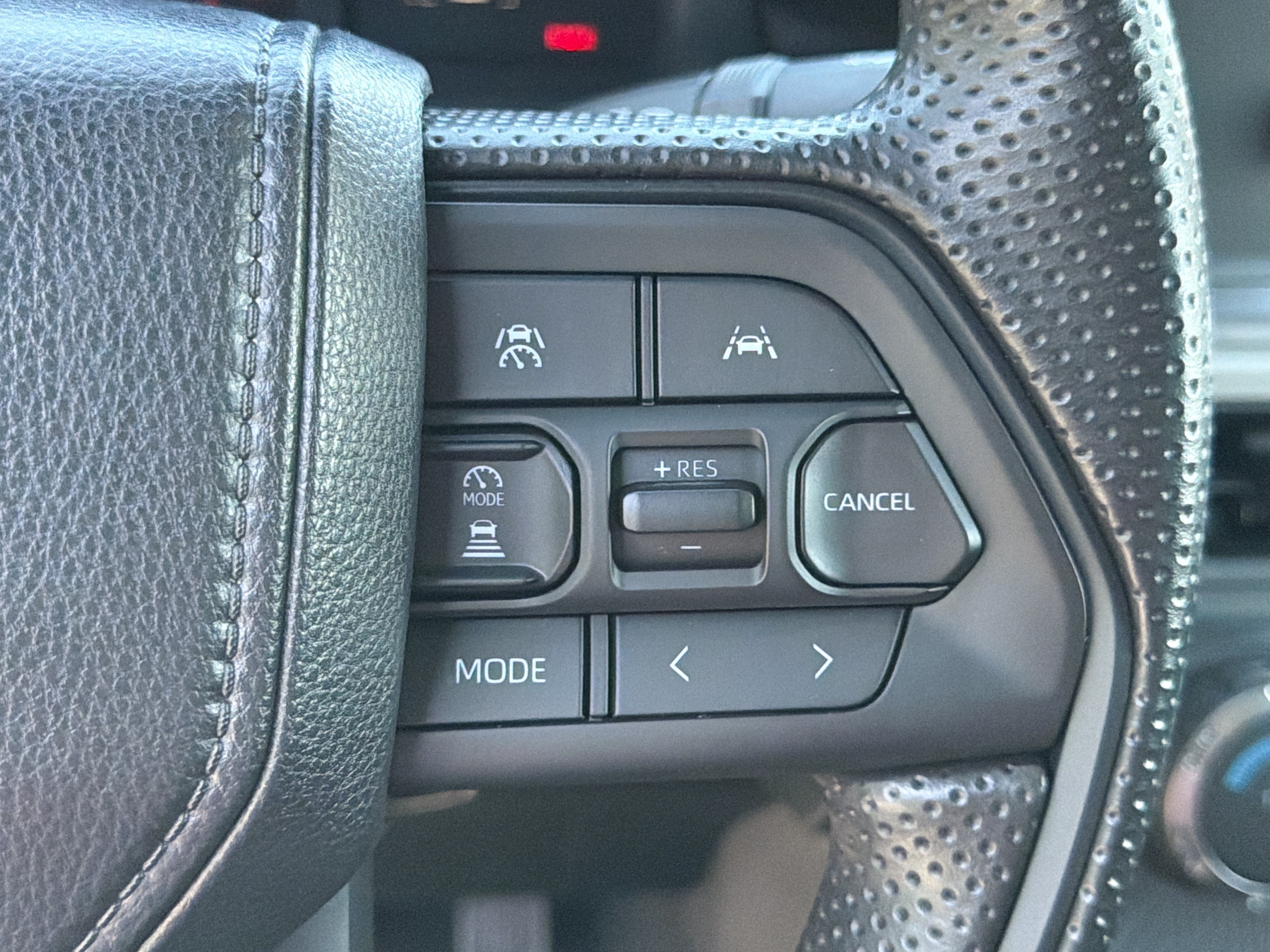 Used 2024 Toyota Tacoma SR5 AWD/4WD image 25