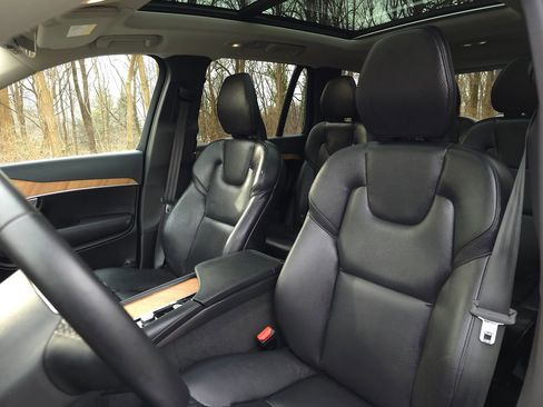 Used 2024 Volvo XC90 T8 Plus image 13