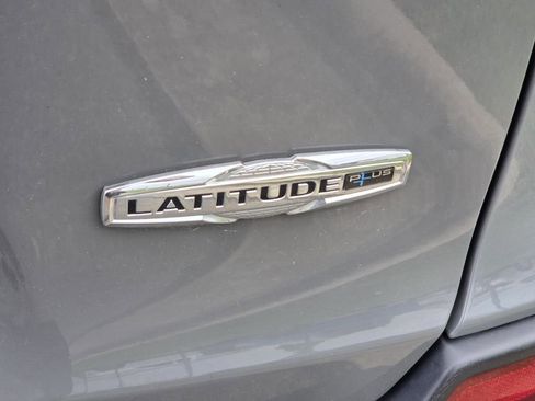 Used 2020 Jeep Cherokee Latitude Plus FWD image 10
