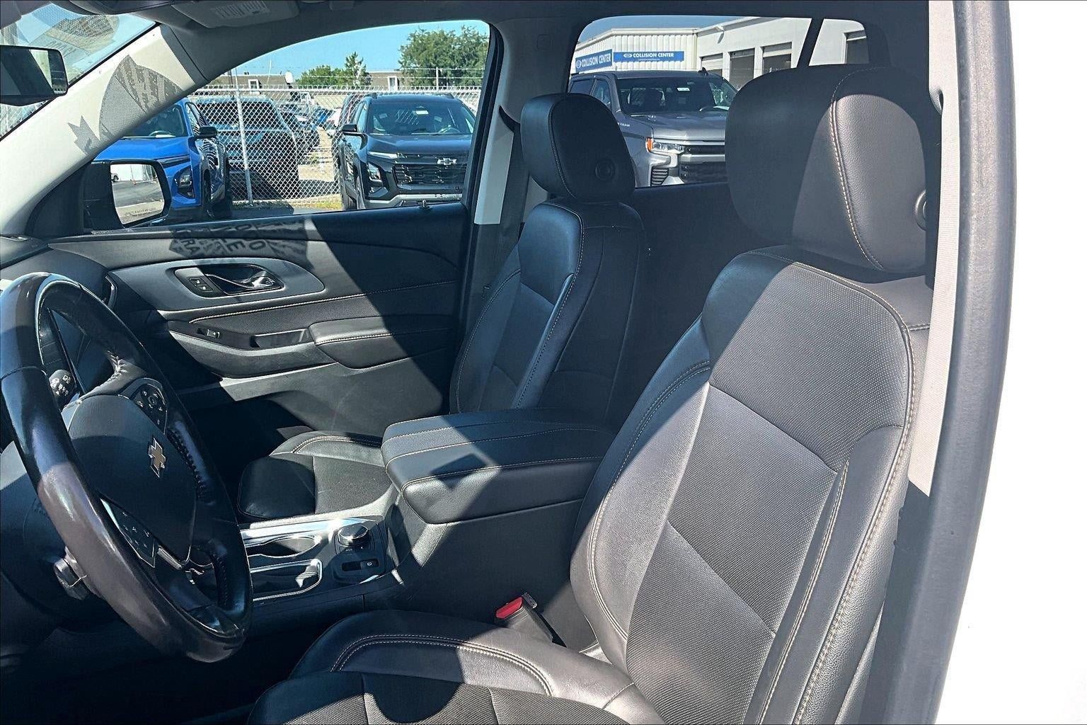 Used 2019 Chevrolet Traverse Premier w/ Redline Edition AWD/4WD image 23